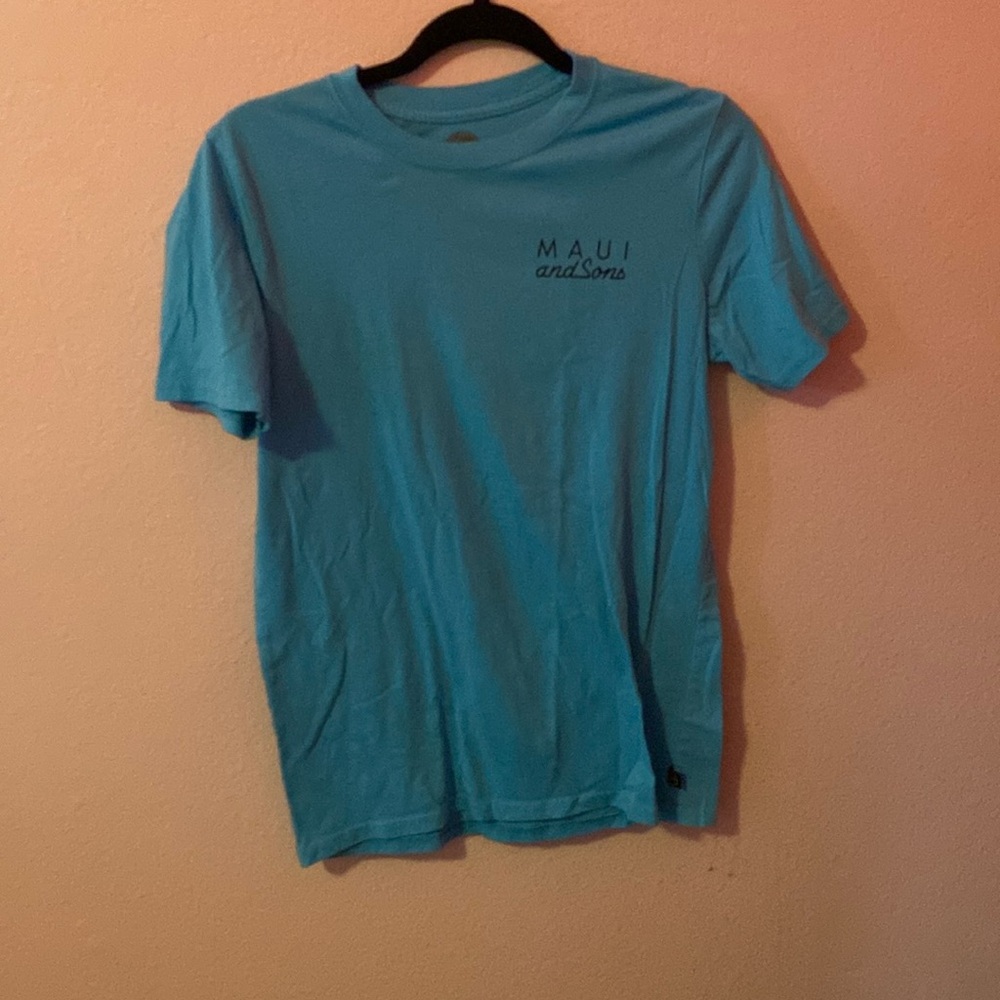 blue t shirt